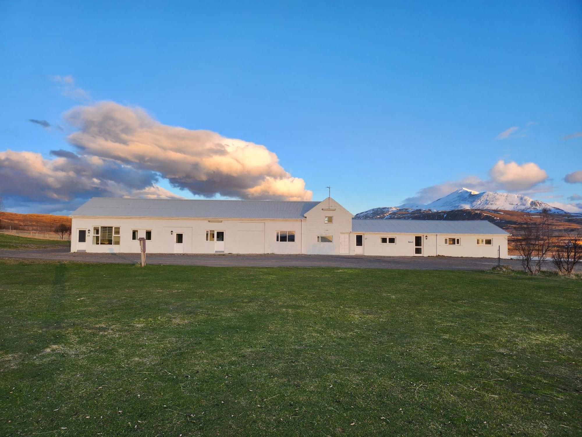 Fjos Guesthouse Varmahlíð Eksteriør billede